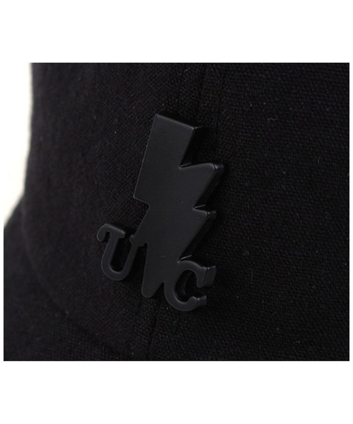 유니버셜 케미스트리(UNIVERSAL CHEMISTRY) Black Short Brim Ballcap 숏챙캡