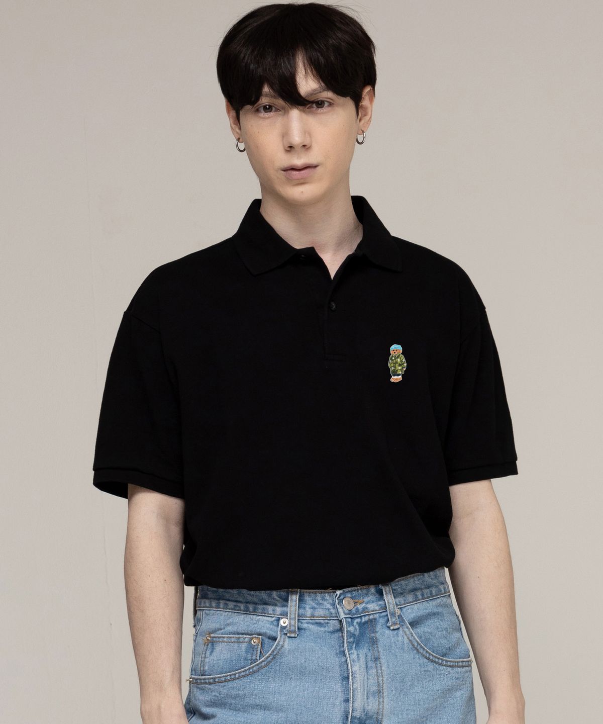 그레이버(GRAVER) [UNISEX]블루 비니 도그 자수 스트리버 피케 반팔티셔츠_블랙