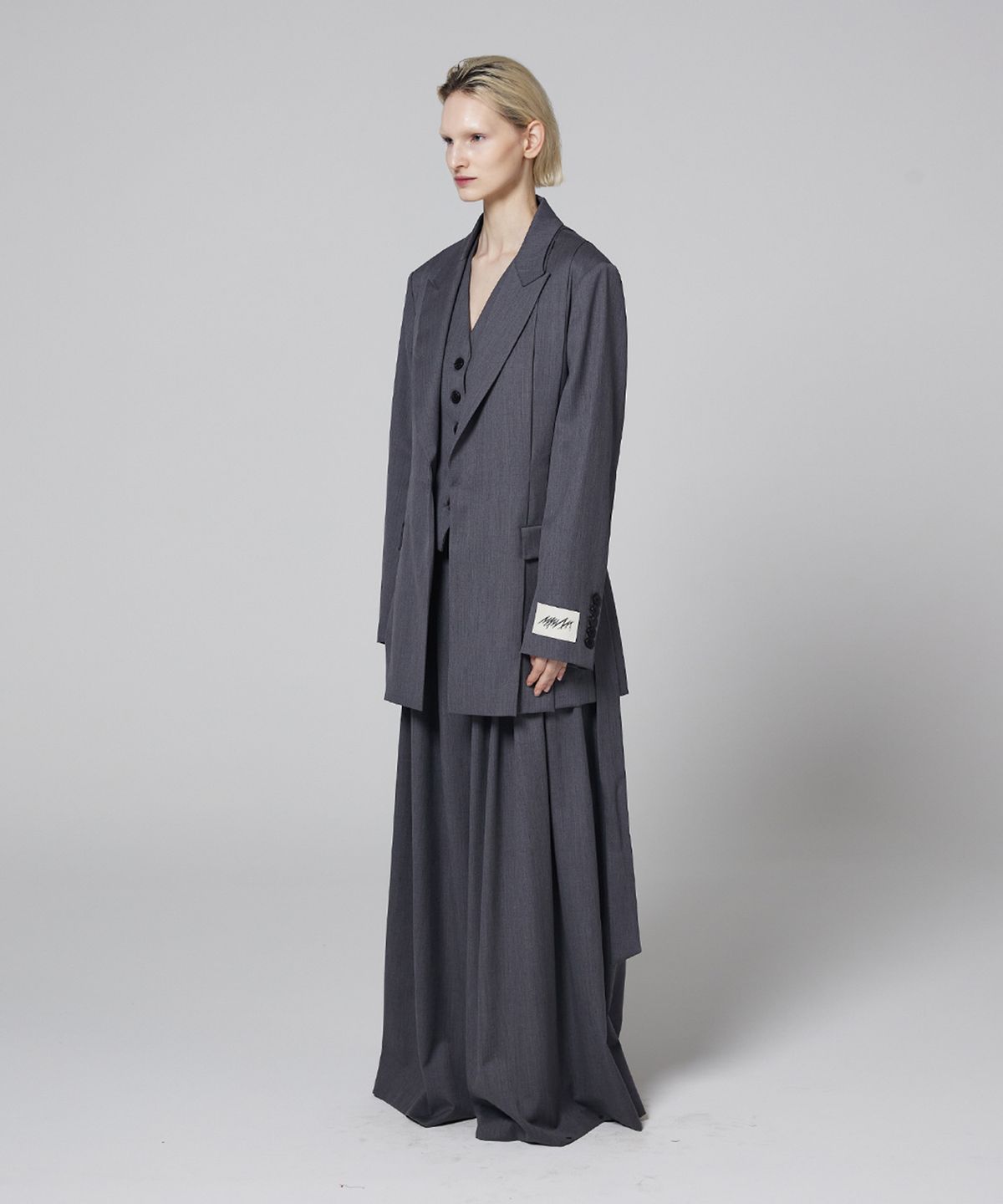 므아므(MMAM) Side pleated strap blazer