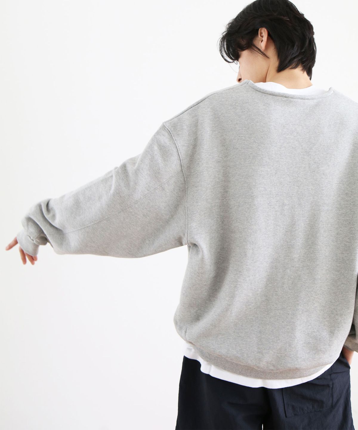 블러프(BLUFF) 딥 U넥 스웨트셔츠 [GREY]