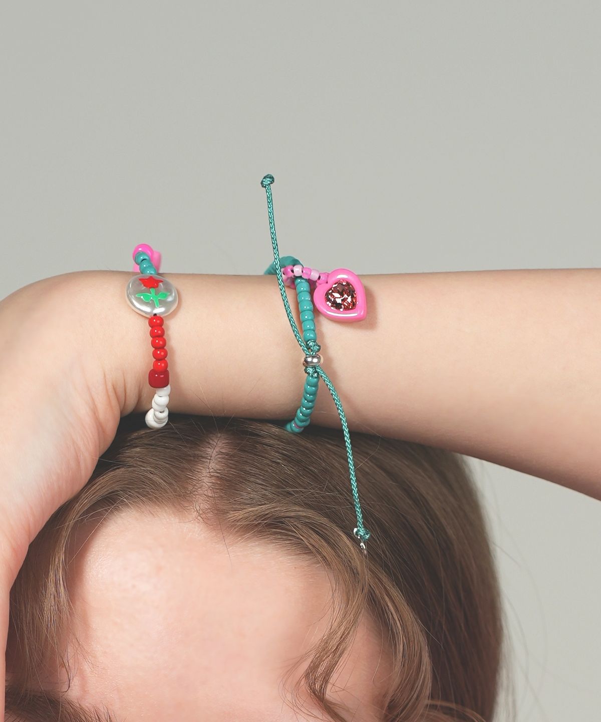 봉보(BONBEAU) Swarovski heart stone color beads Bracelet 스와로브스키 하트 스톤 컬러 비즈 매듭 팔찌