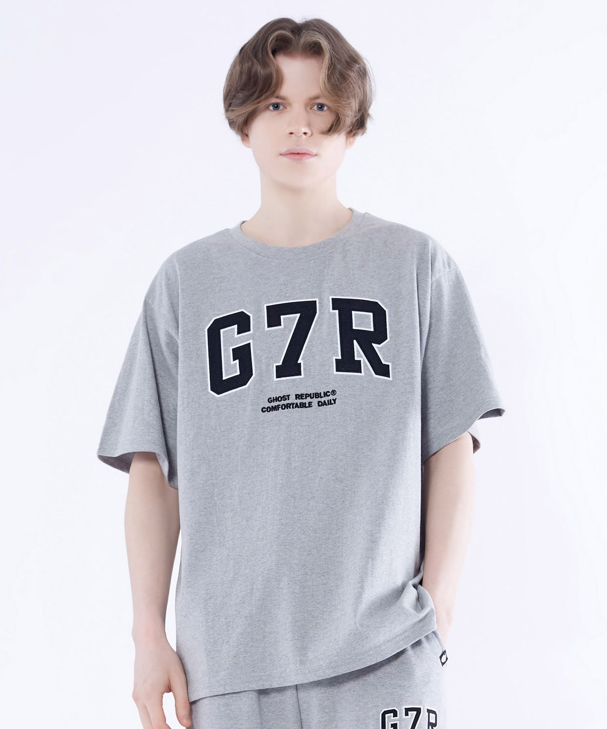고스트리퍼블릭(GHOST REPUBLIC) G7R 아치드 오버핏 반팔티 GT-336