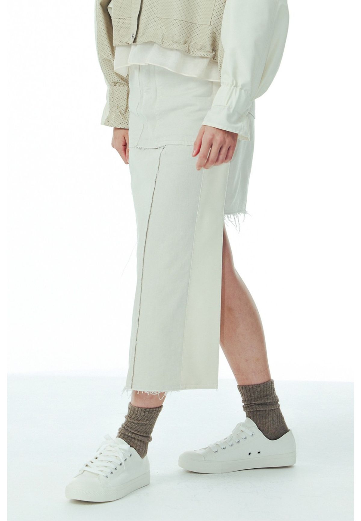 래코드(RECODE) [여성] Back Cutting Denim Long Skirt_R0KAS23004GYX