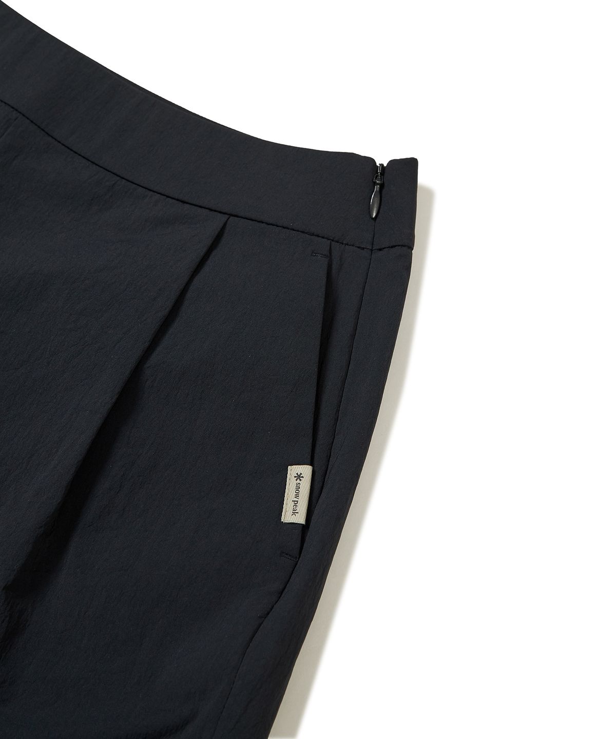스노우피크 어패럴(SNOWPEAK APPAREL) 루트 우먼스 핀턱 쇼츠 Navy (S23MWRHP67)