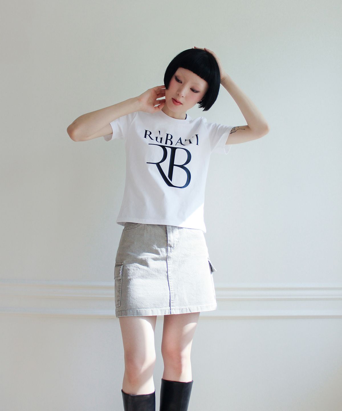 루바티(RUBATI) R.B Logo Tshirt (WHITE-BLACK)