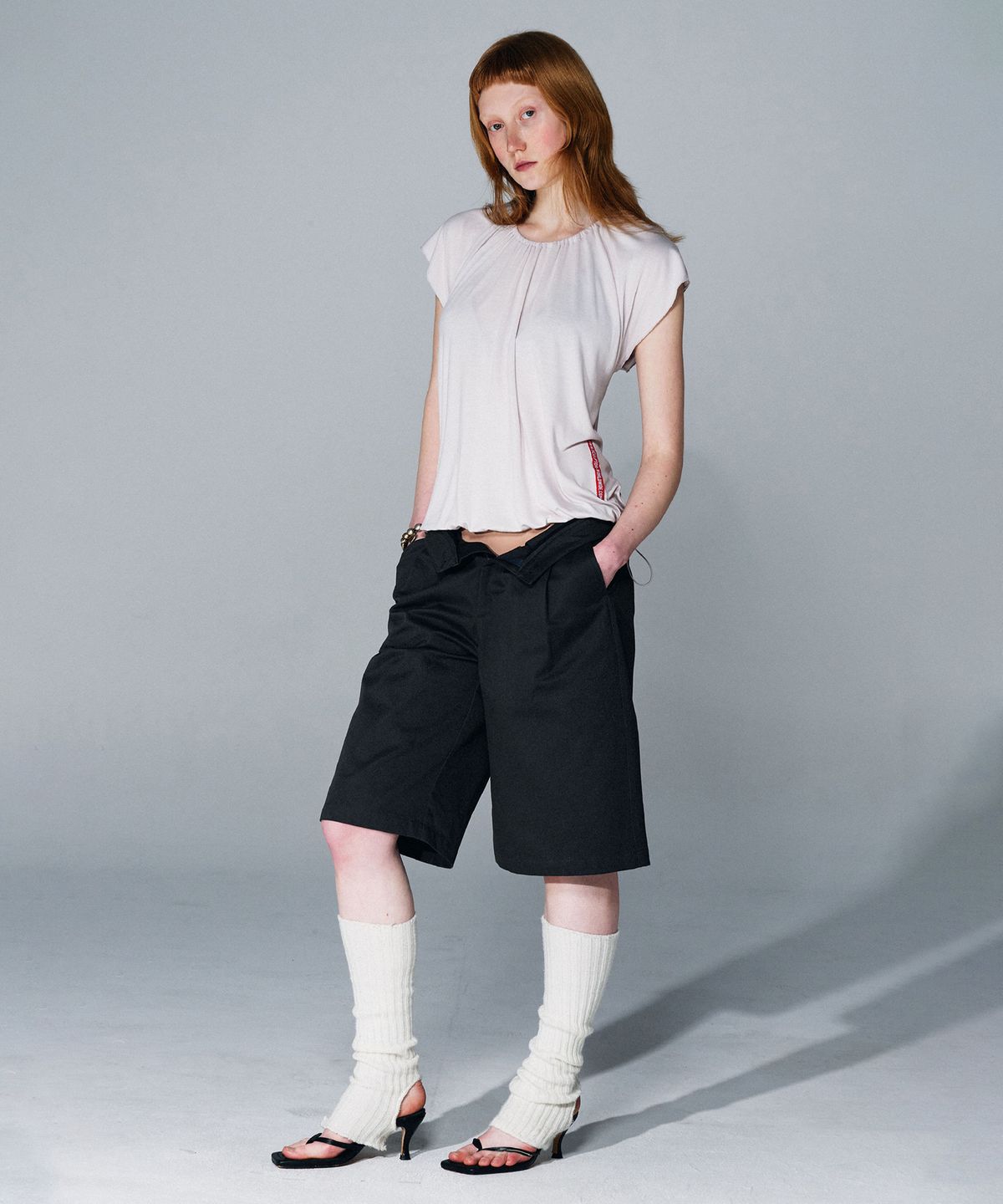 스컬프터(SCULPTOR) Pumkin Shrring Top Pale Gray