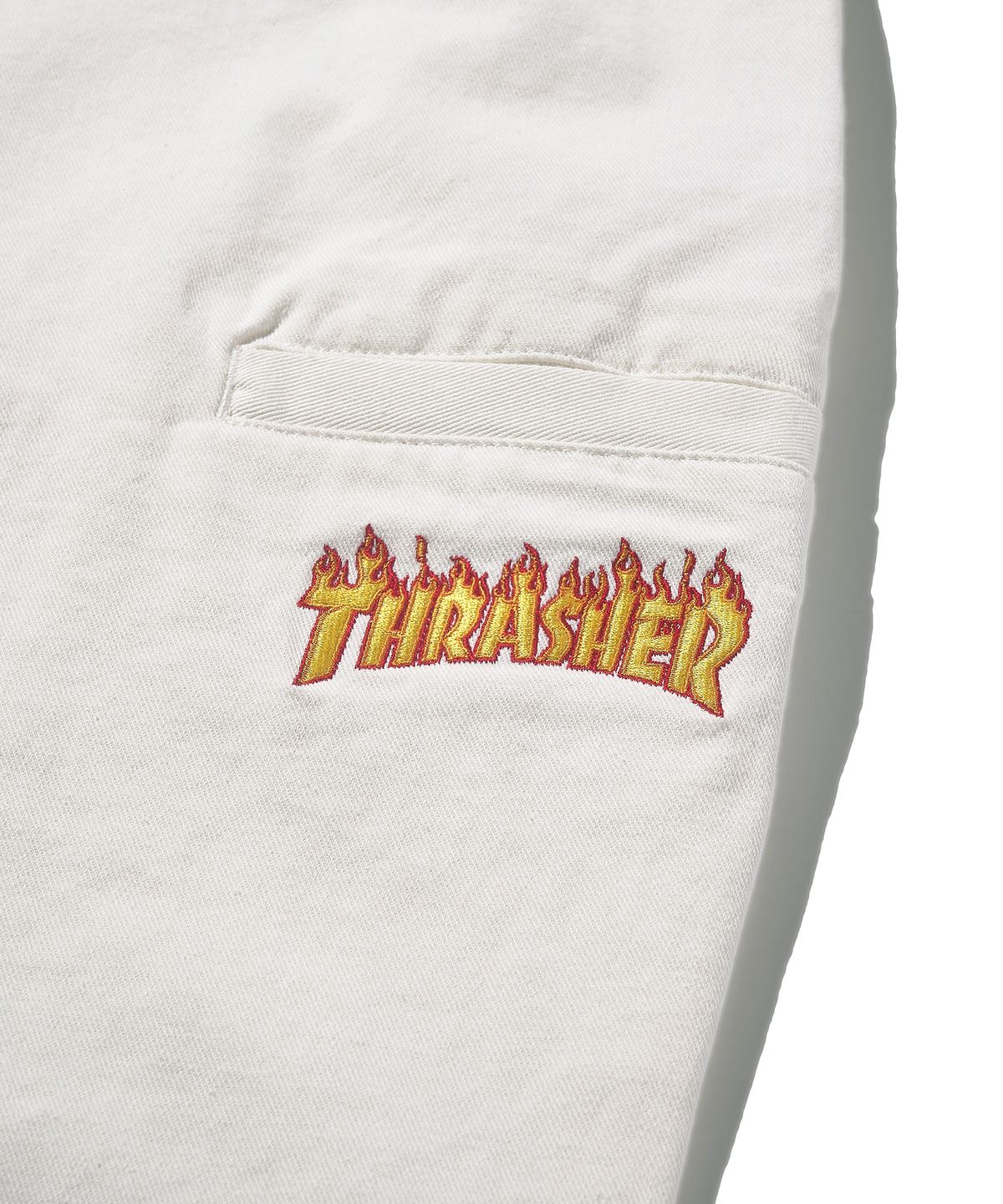 트레셔(THRASHER) 플레임 와이드 치노 팬츠 화이트