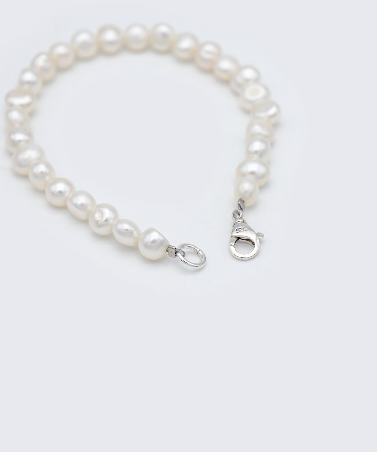 봉보(BONBEAU) Relief water pearl simple Bracelet 릴리프 밥풀 담수진주 레이어드 팔찌 6mm