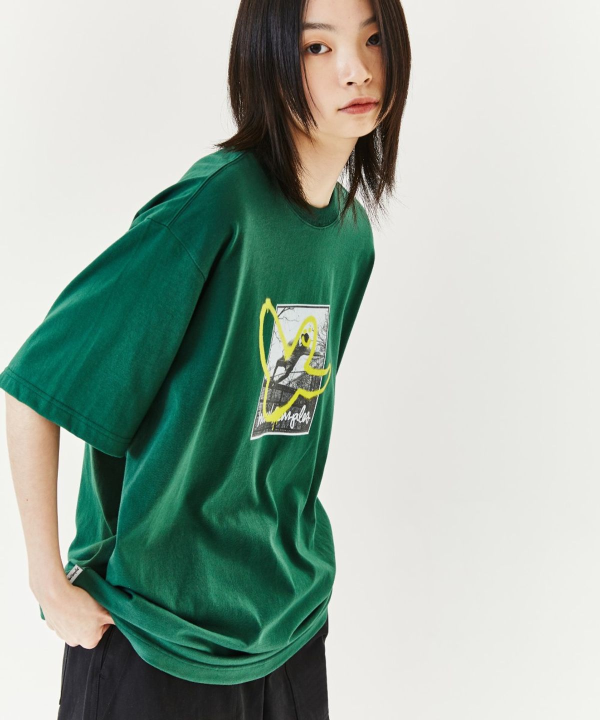 마크곤잘레스(MARK GONZALES) CHILDHOOD GRAPHIC T-SHIRT - D/GREEN