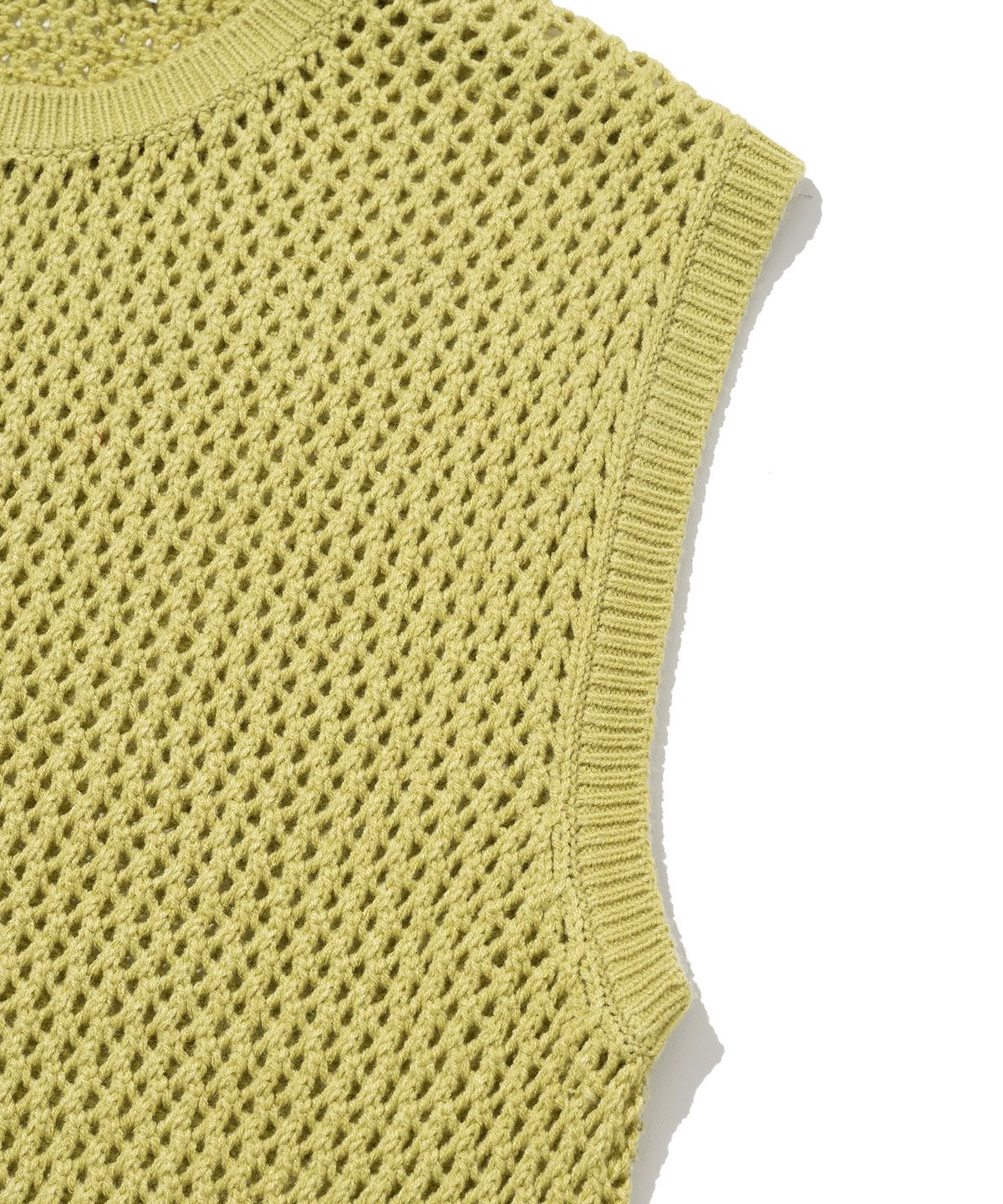 니티드(KNITTED) 펀칭 니트 베스트 OLIVE