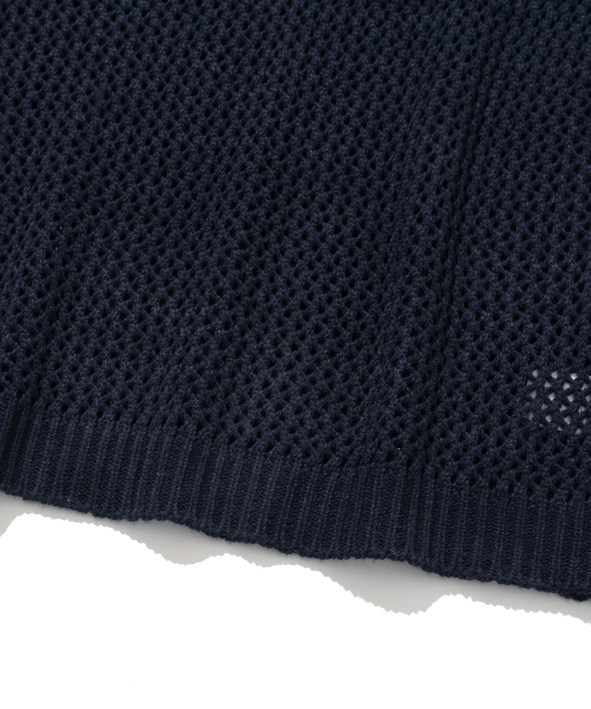 니티드(KNITTED) 펀칭 니트 베스트 NAVY