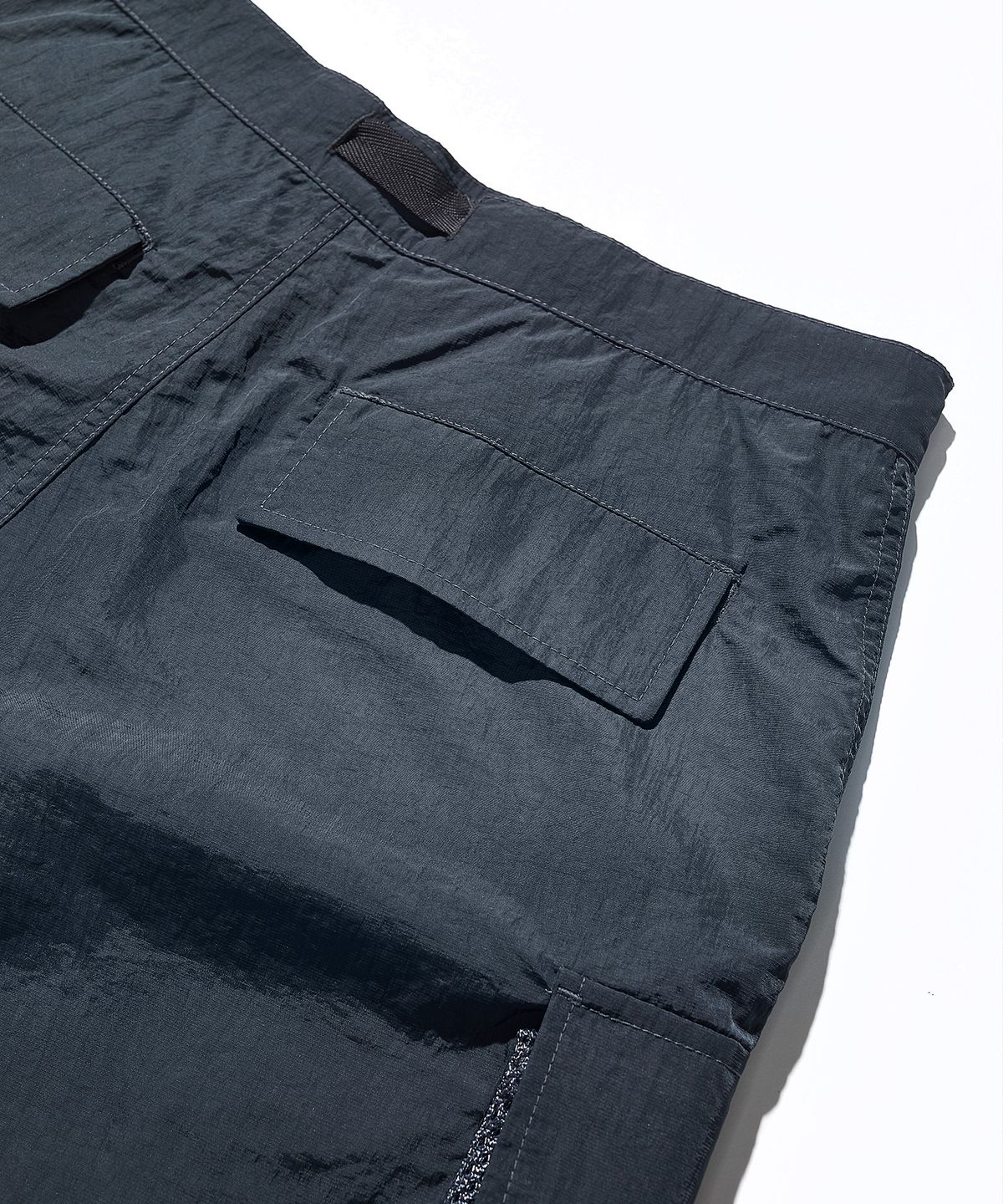 사운즈라이프(SOUNDSLIFE) Utility Mesh Pocket Cargo Shorts Charcoal