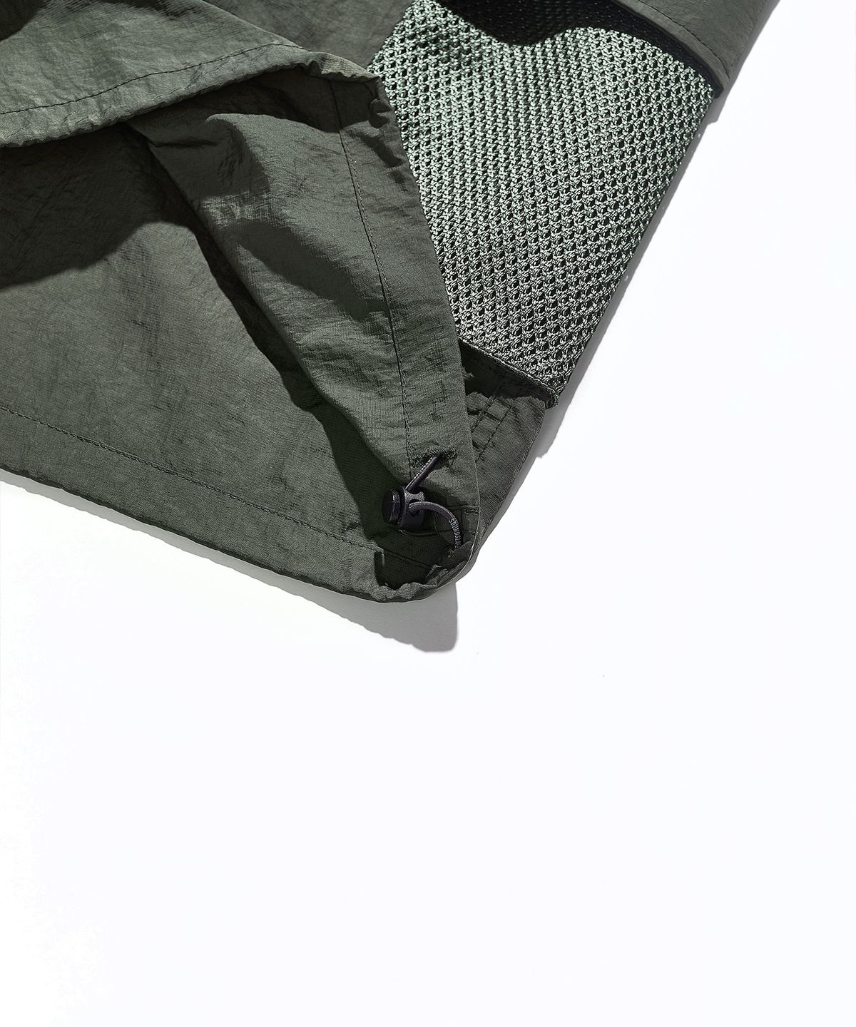 사운즈라이프(SOUNDSLIFE) Utility Mesh Pocket Cargo Shorts Khaki