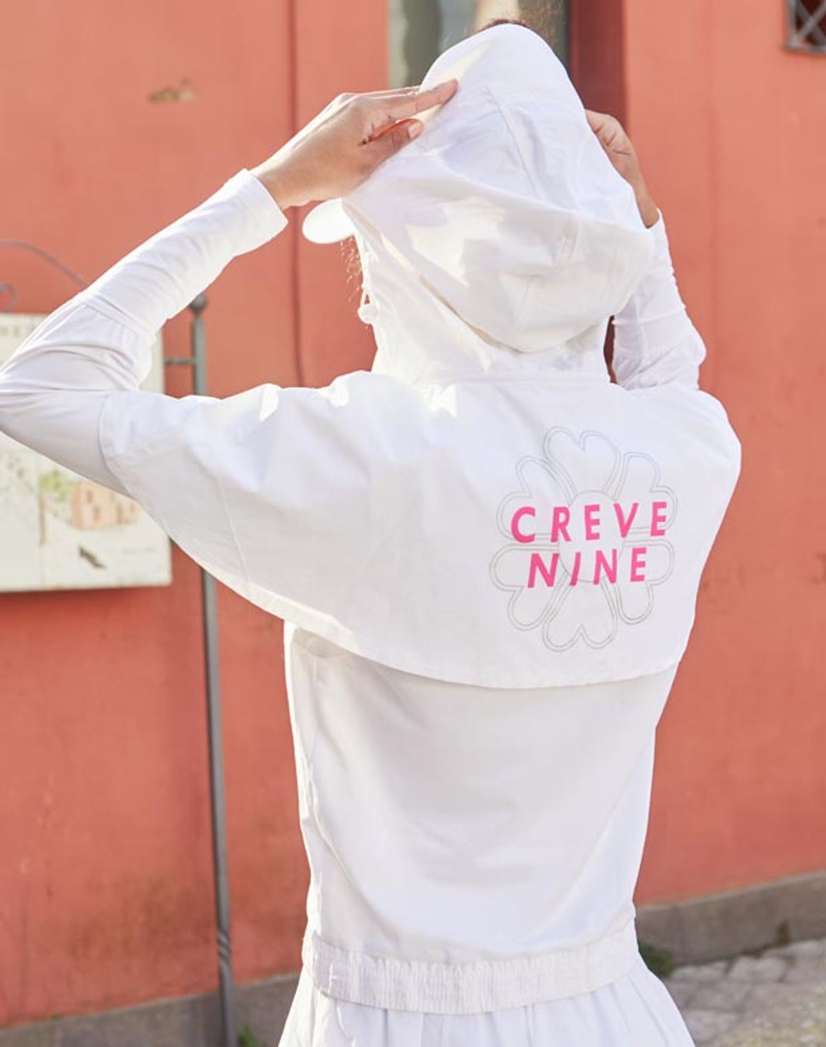 크리브나인(CREVE9) 카프리 케이프 후드 조끼WH