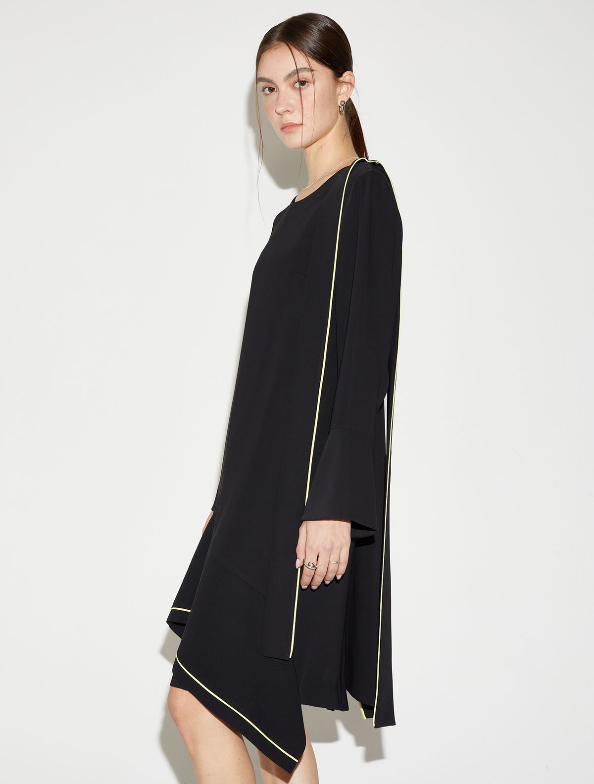 르이엘(LE YIEL) Fluid Line One Piece_Black 플루이드 라인 원피스_블랙