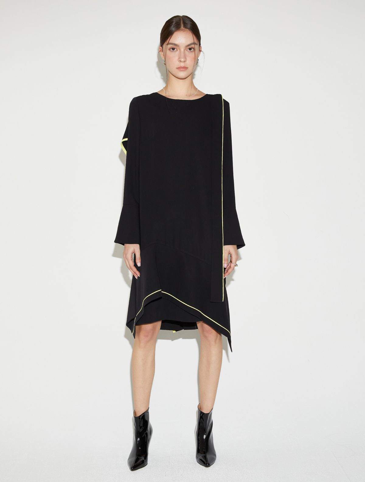 르이엘(LE YIEL) Fluid Line One Piece_Black 플루이드 라인 원피스_블랙