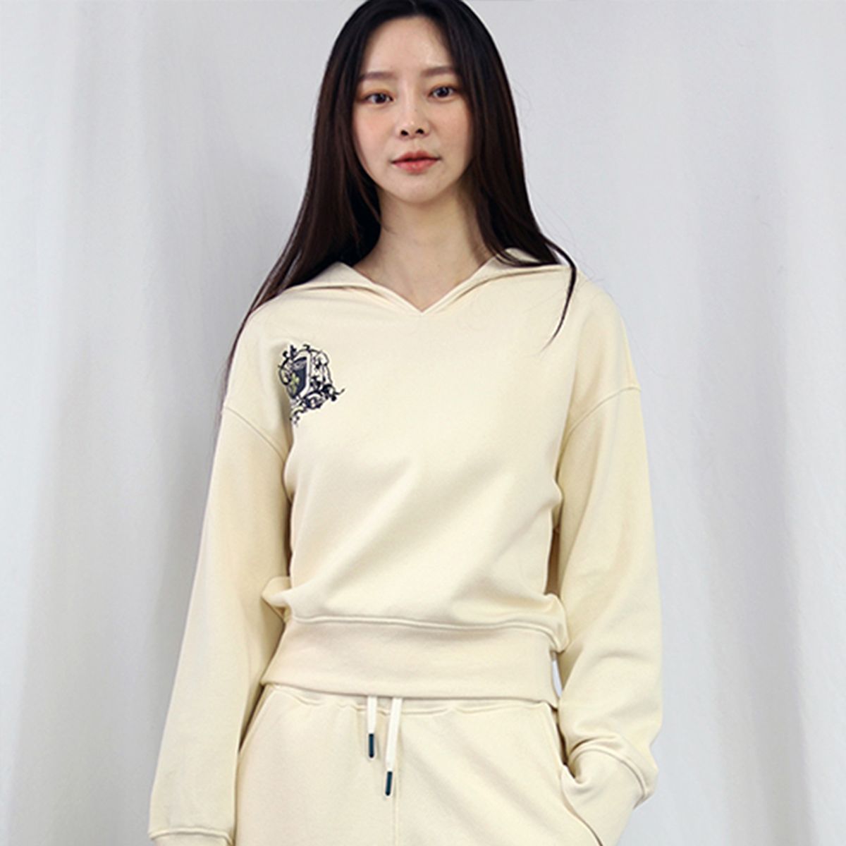 엠에프에스 골프웨어(MFS GOLFWEAR) 여성 세일러카라 맨투맨 티셔츠 SV322009TP