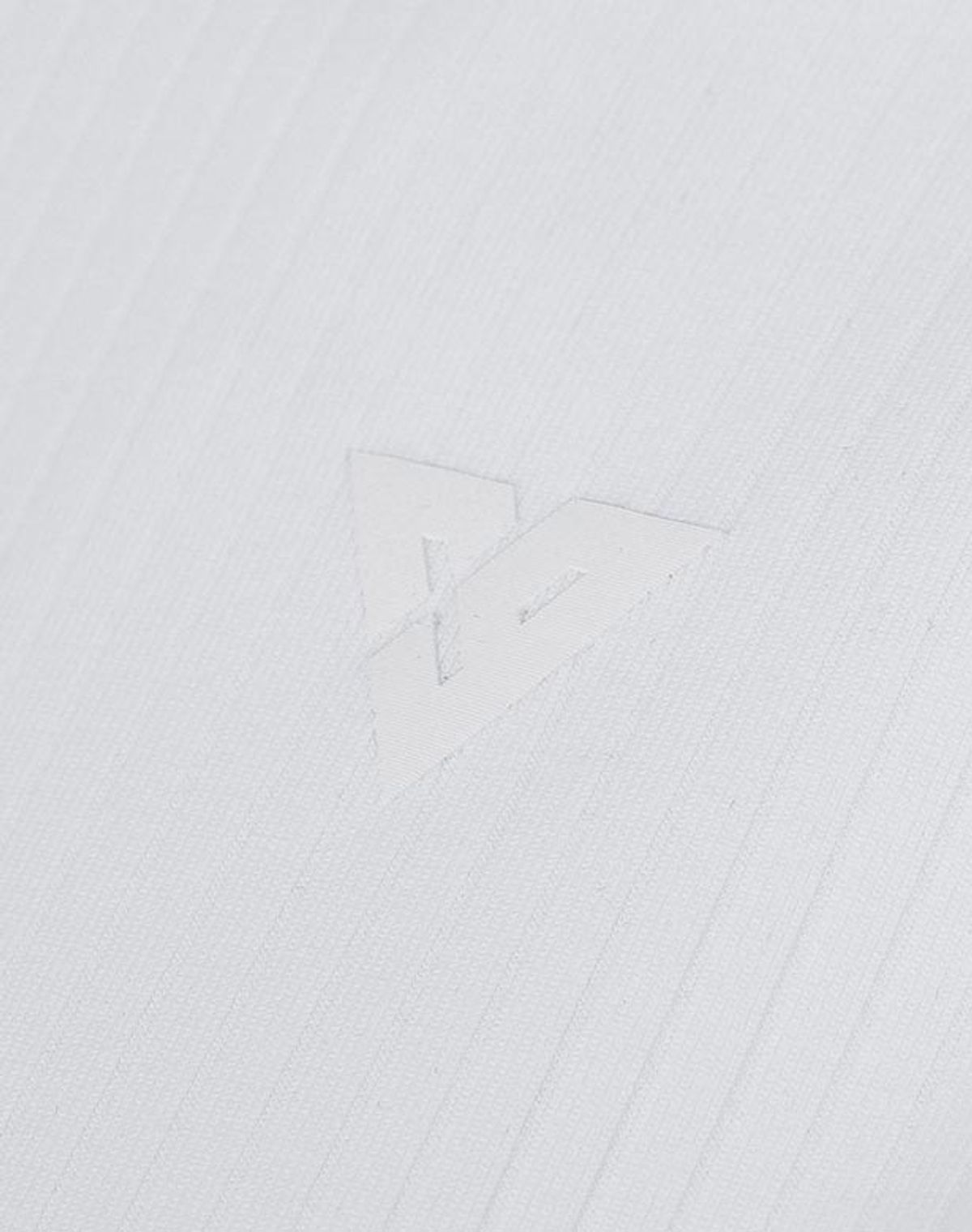 크리브나인(CREVE9) 로고 냉감 민소매WH