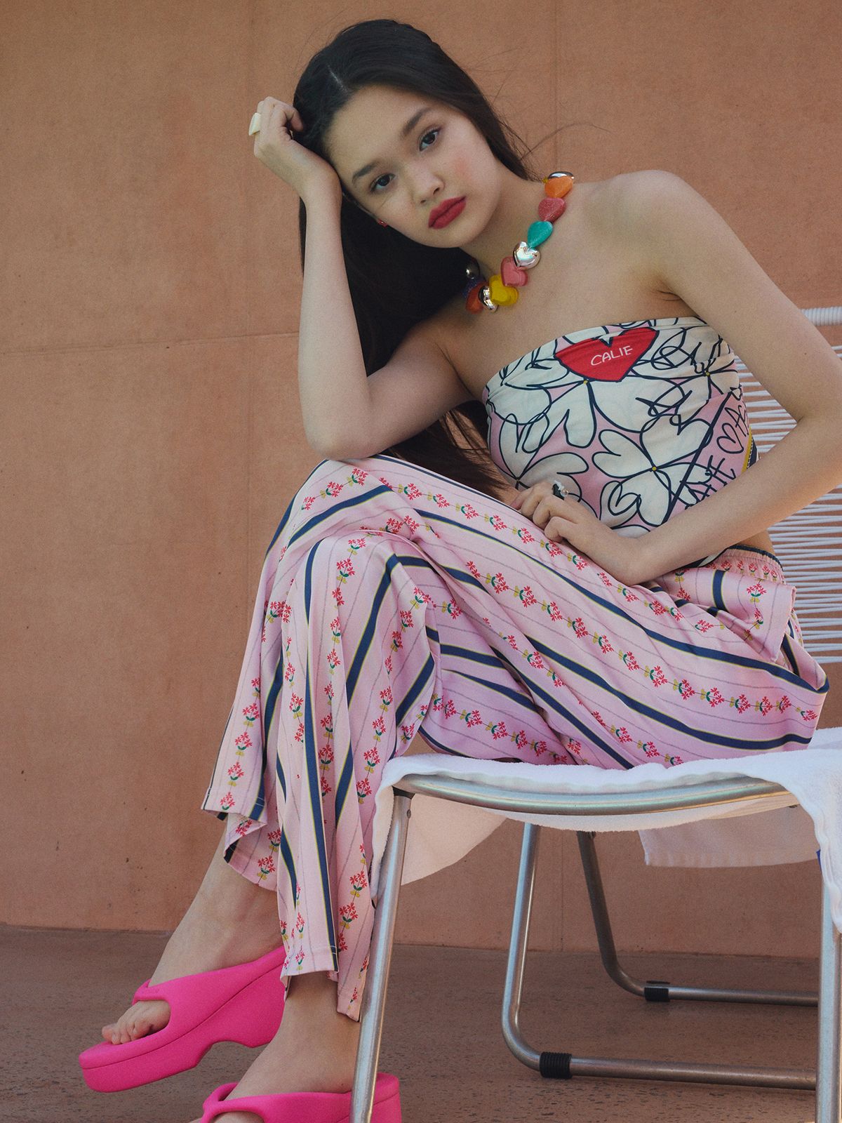 에즈이프 캘리(ASIF CALIE) FLOWER STRIPE SCARF PINK