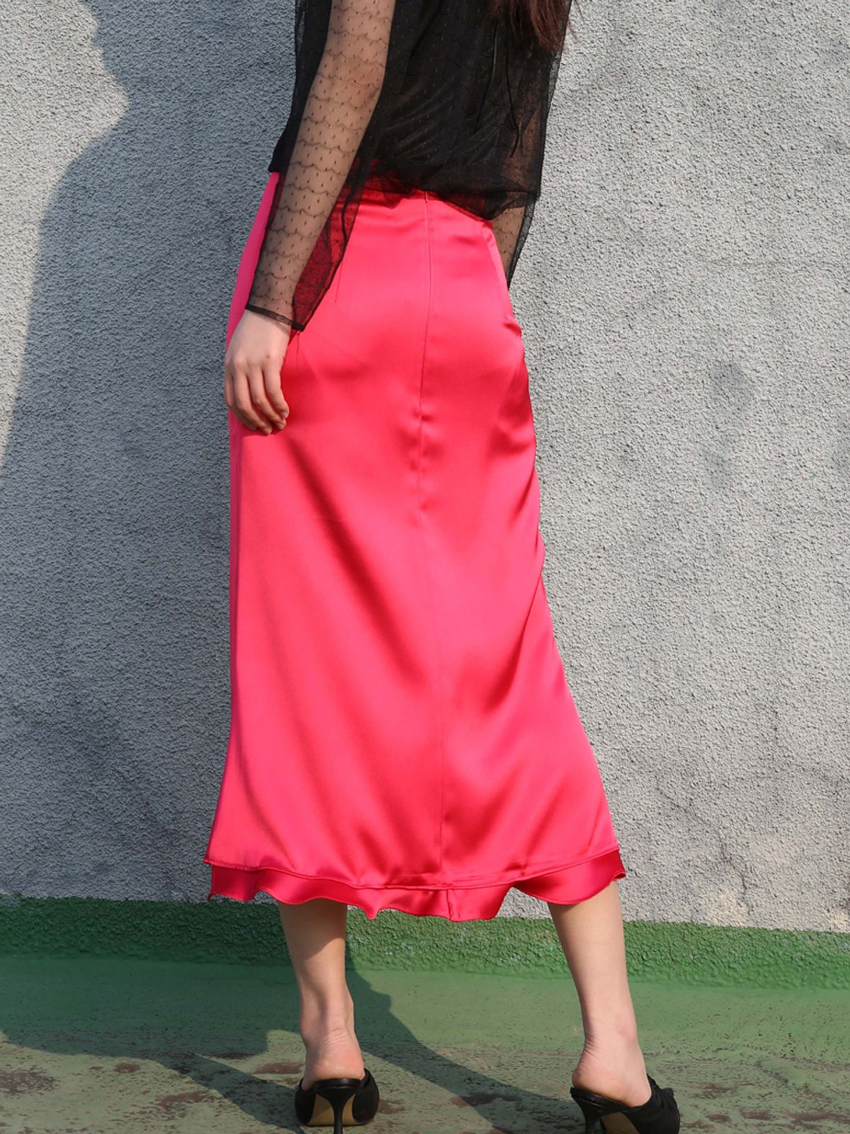 쏘리, 투 머치 러브(SORRY, TOO MUCH LOVE) Satin Back Ruffle Mermaid Skirt_Magenta Pink