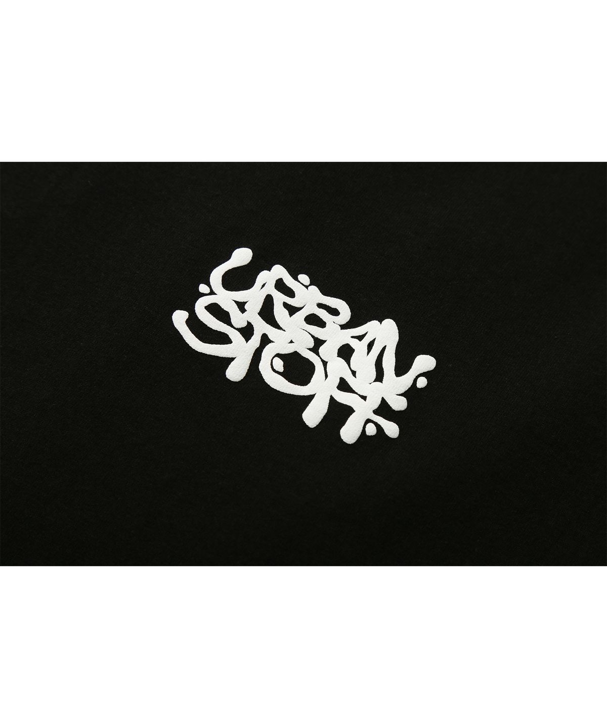 어반스터프(URBANSTOFF) 그래피티 로고 티 (블랙)