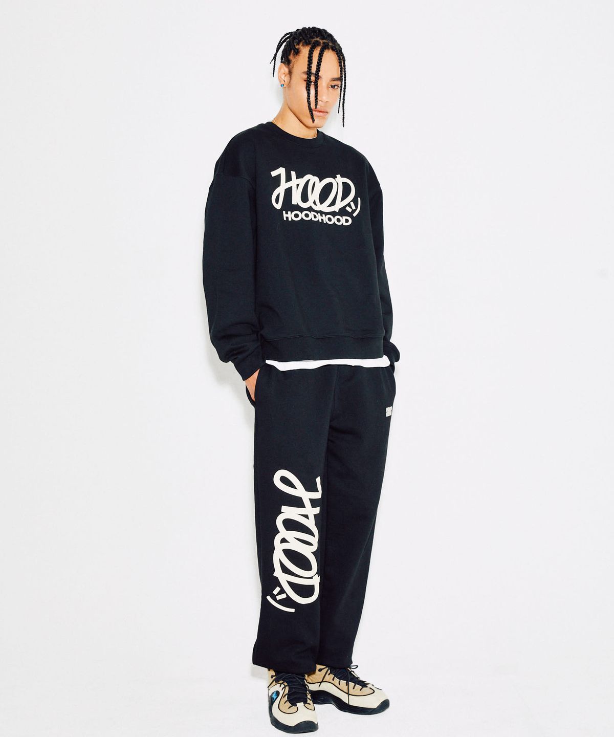 후드후드(HOODHOOD) 시그니처 로고 맨투맨 블랙