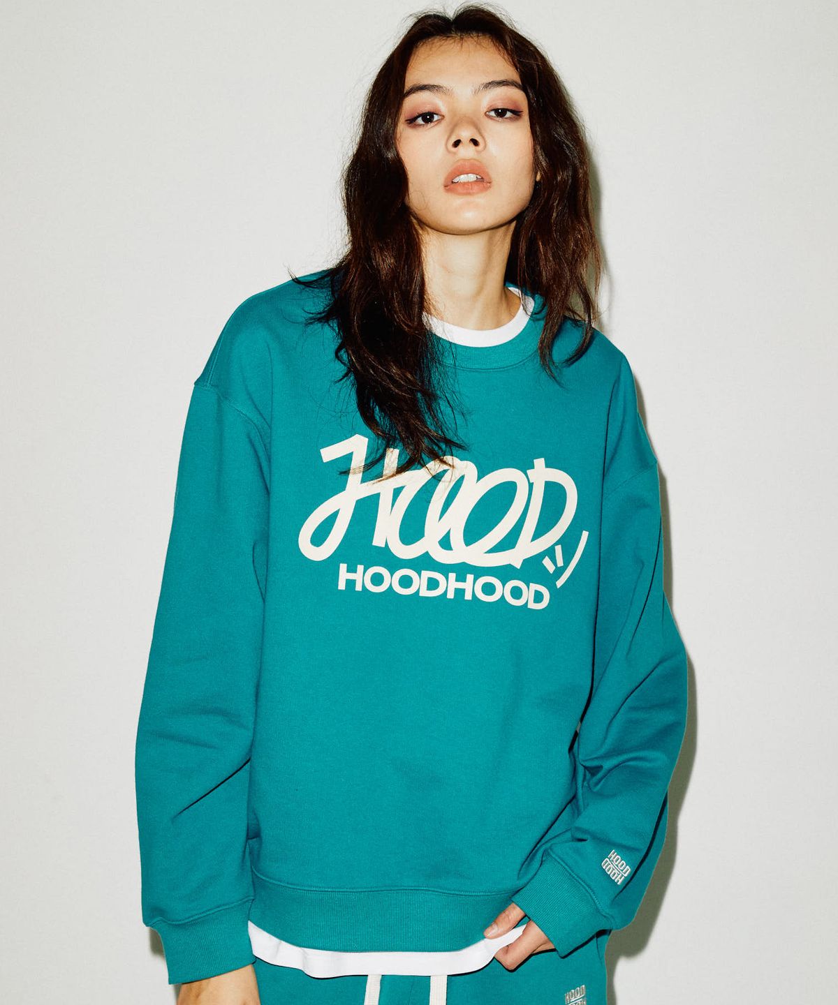 후드후드(HOODHOOD) 시그니처 로고 맨투맨 청록