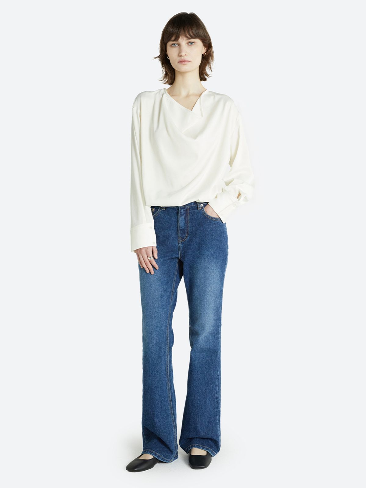 해브레스(HAVELESS) DRAPED OPEN BACK BLOUSE CREME