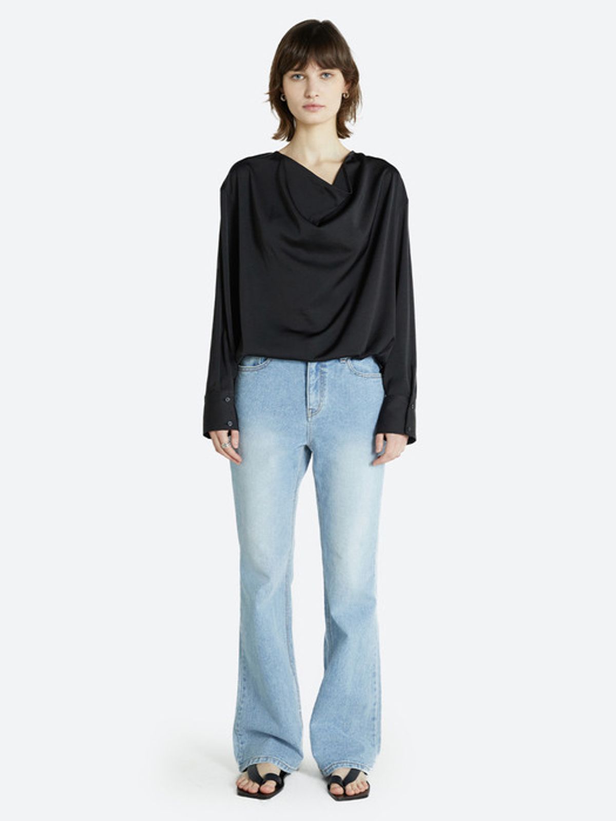 해브레스(HAVELESS) DRAPED OPEN BACK BLOUSE BLACK