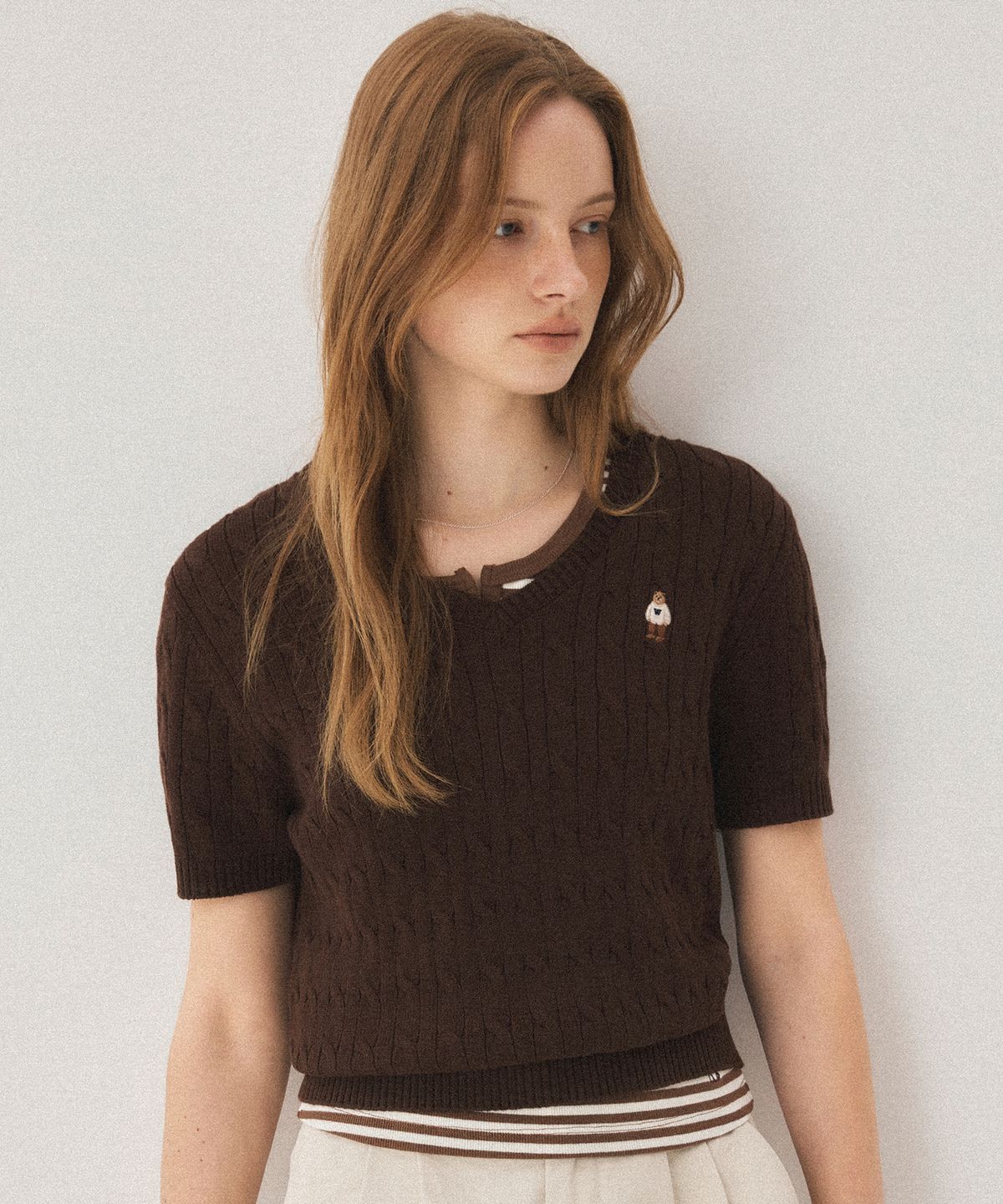 후아유(WHO.A.U) Steve V-neck Cable Short Sleeve Sweater/WHKAG2411F