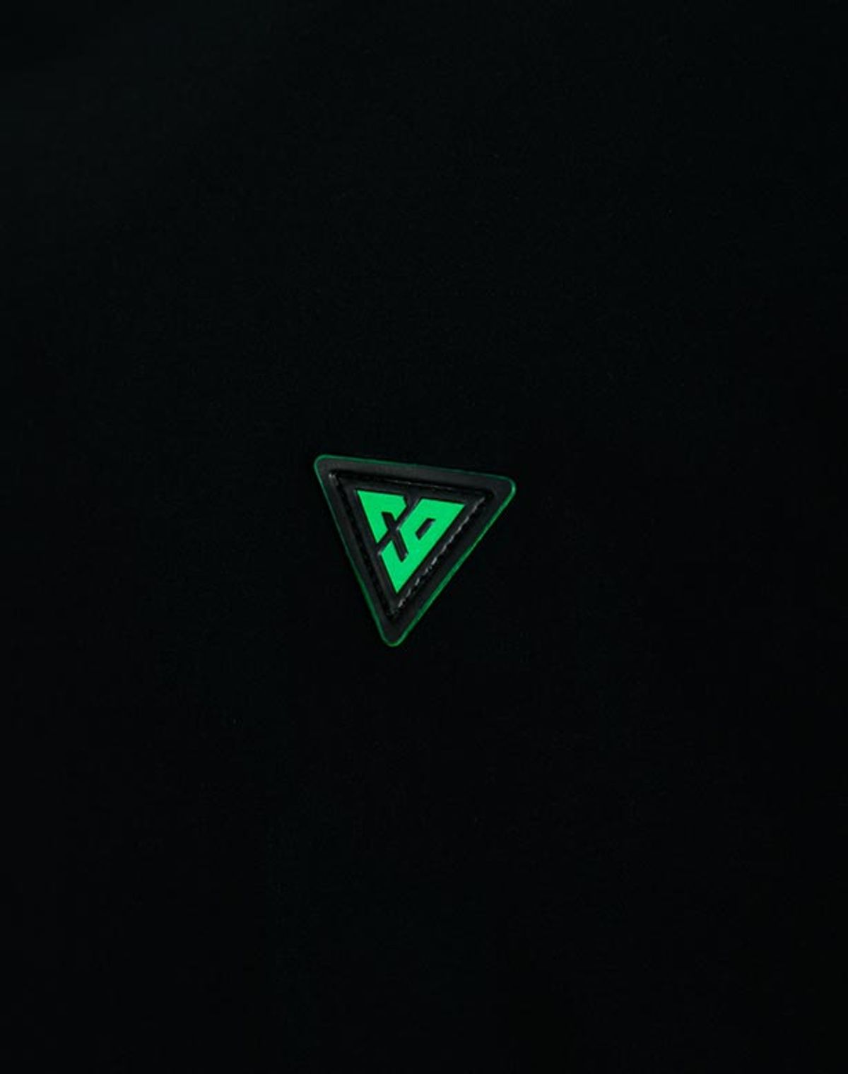 크리브나인(CREVE9) 시그니처 펀칭 유니 아노락BK
