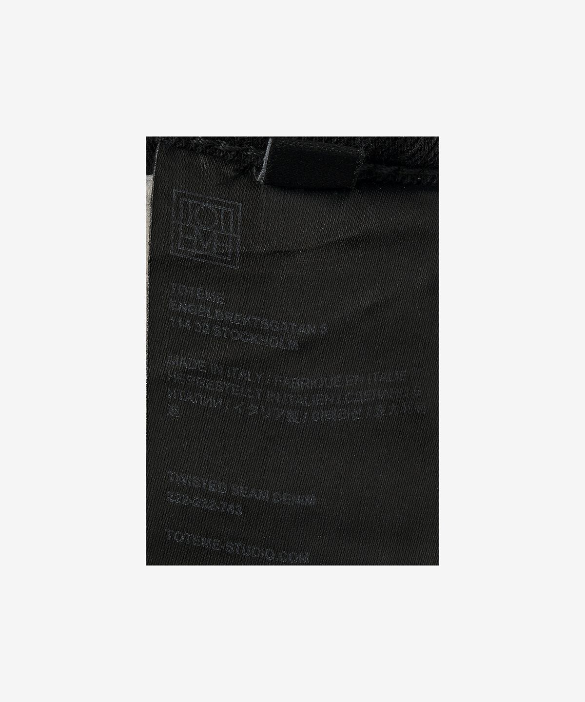 토템(TOTEME) 크롭 데님 팬츠 - 그레이 워시 / 222232743300