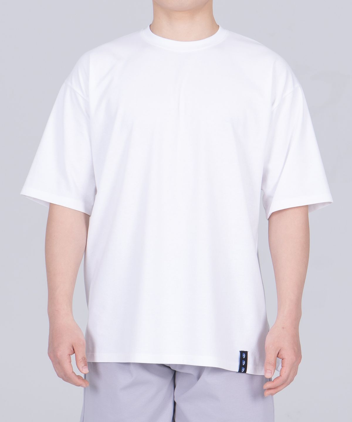 오드닷(ODD DOT) 로고 라벨 레이어드 티셔츠_블랙