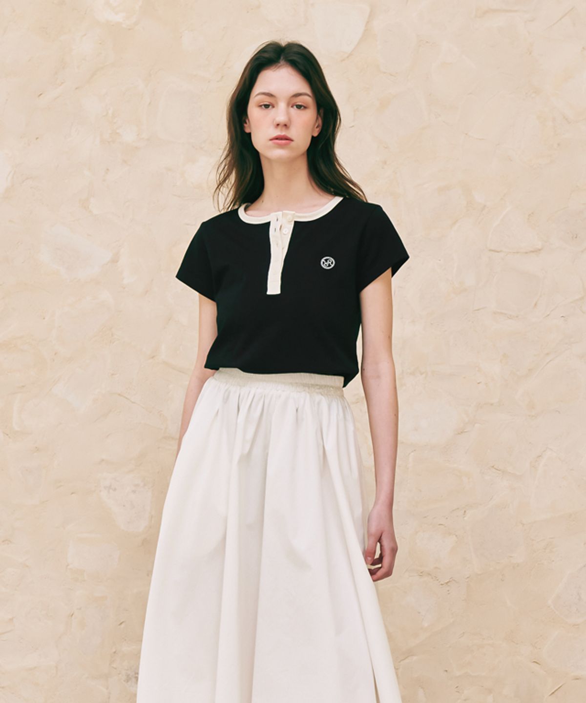 론론(RONRON) HENRYNECK HALF T-SHIRT BLACK IVORY