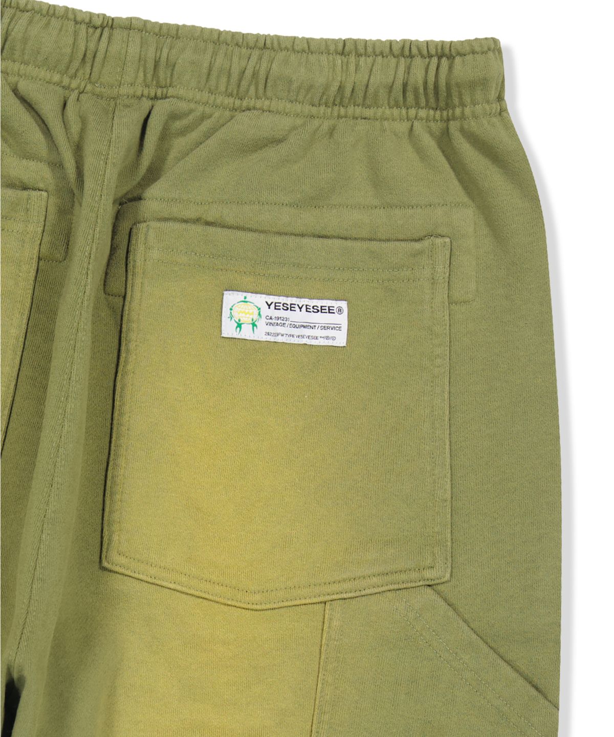 예스아이씨(YESEYESEE) Y.E.S Native Symbol Carpenter Sweat Shorts Kale