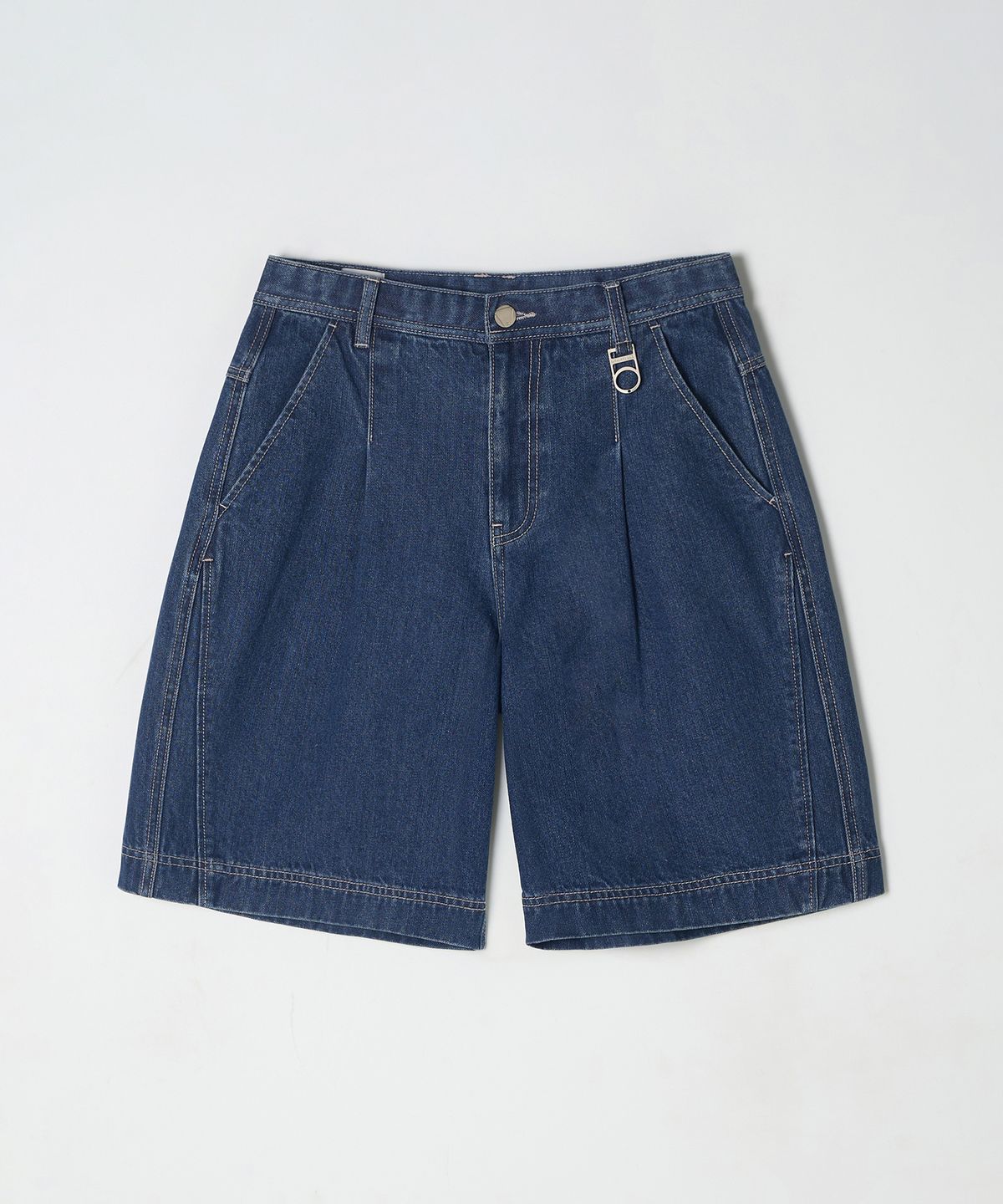디써티원(DTHIRTYONE) Denim Bermuda Pleated Pants (Mid Blue)