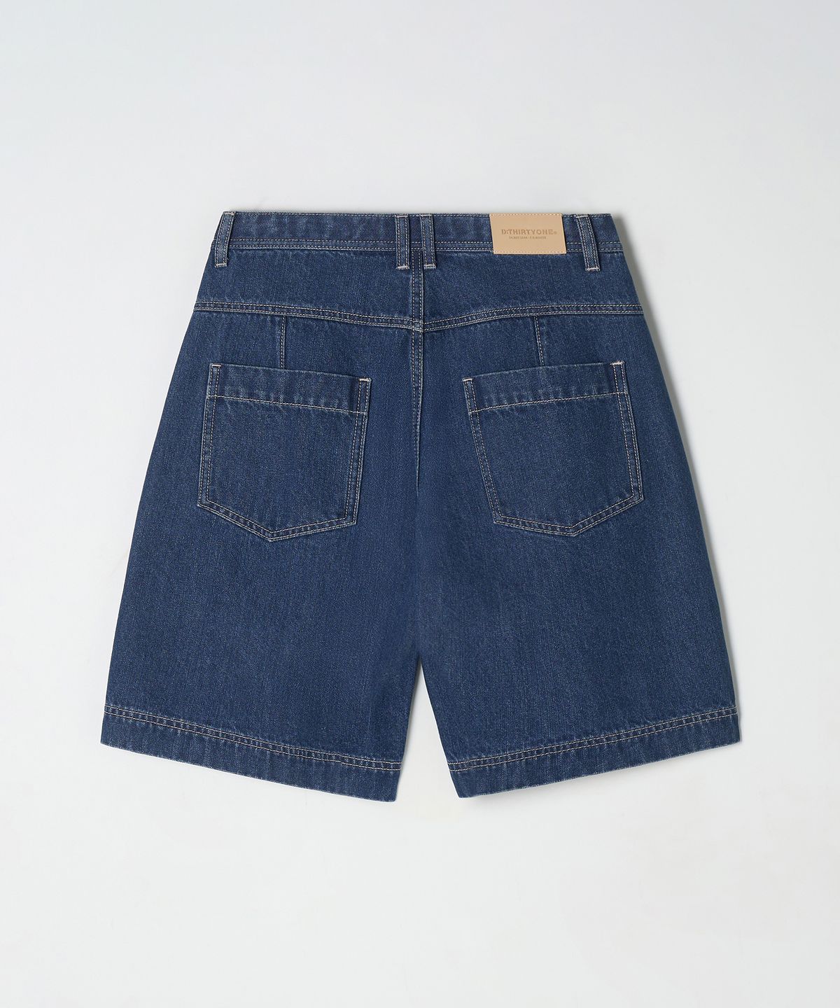 디써티원(DTHIRTYONE) Denim Bermuda Pleated Pants (Mid Blue)