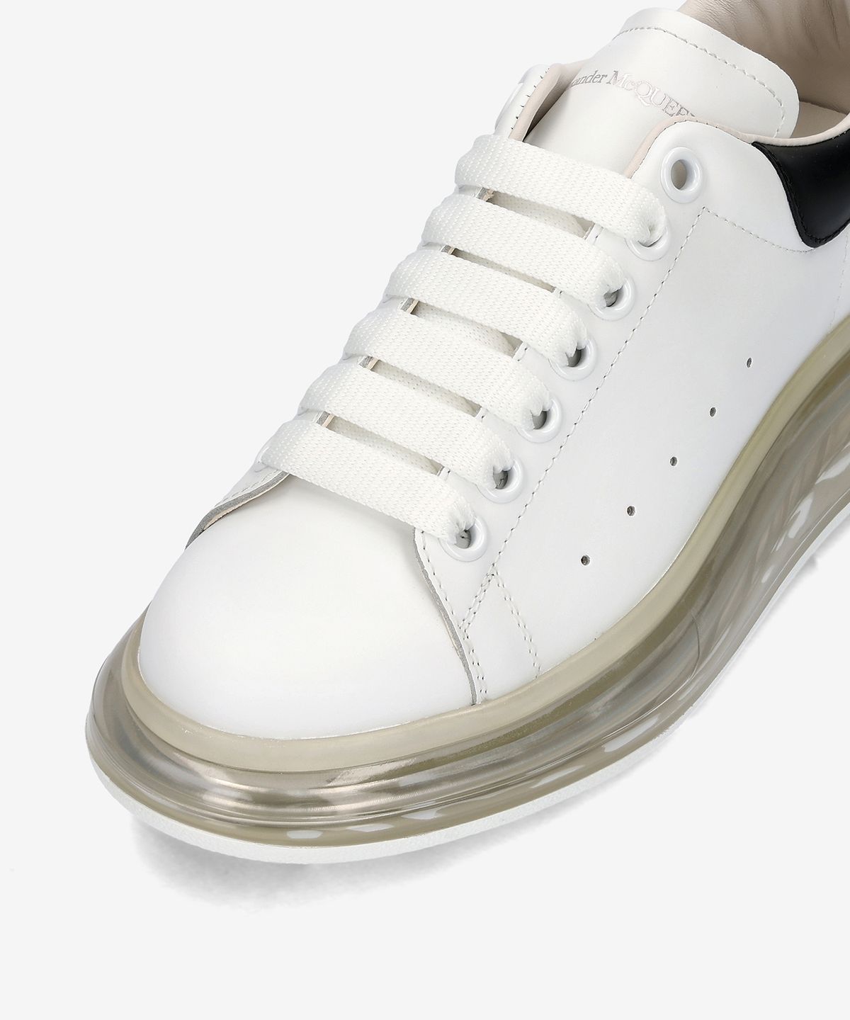 알렉산더 맥퀸(ALEXANDER McQUEEN) 오버사이즈 스니커즈 - 화이트:블랙 / 611698WHX989061
