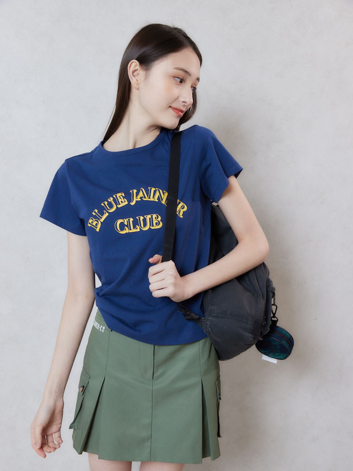 블루 제이너 클럽(BLUE JAINER CLUB) 로고 티셔츠 네이비