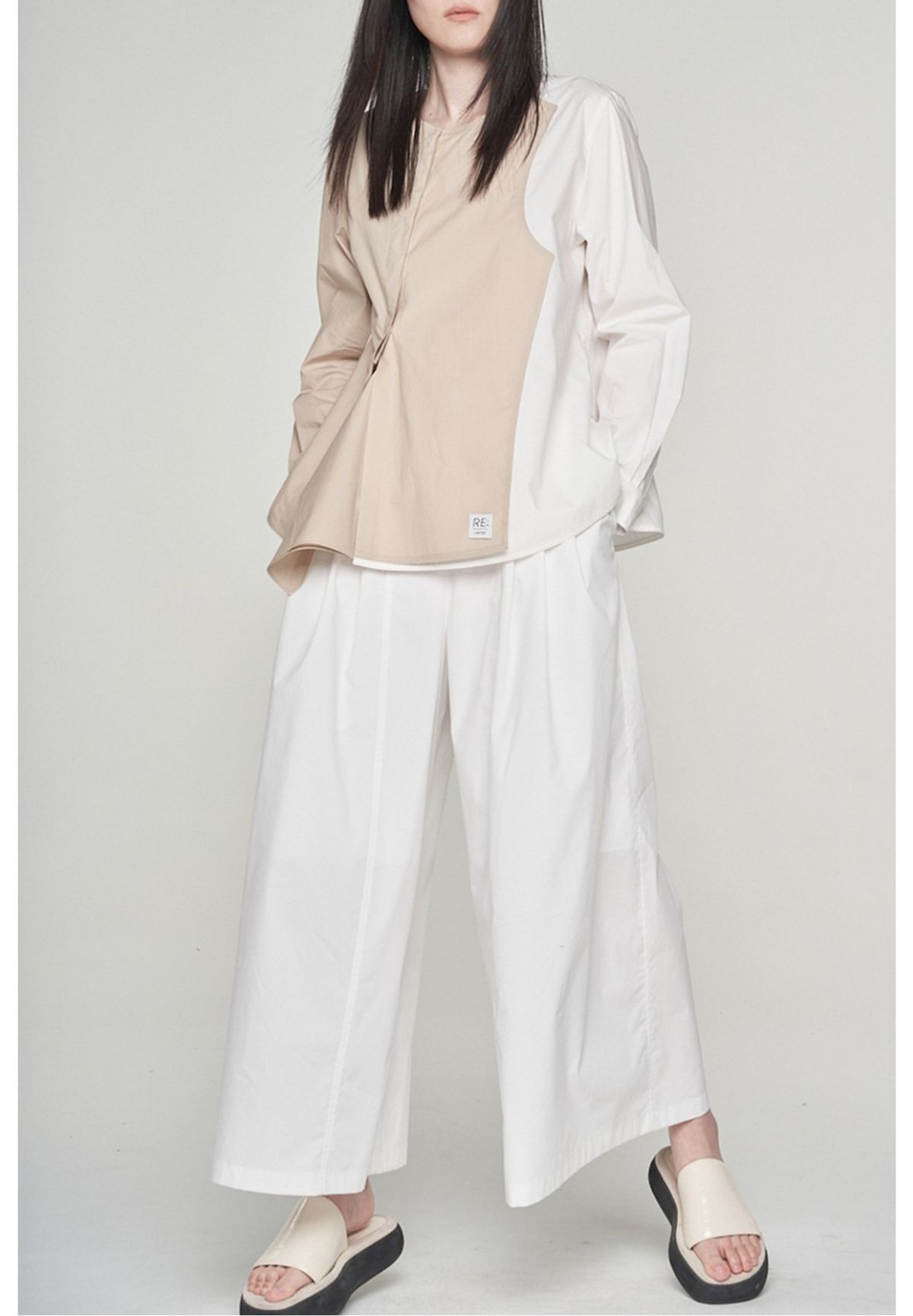 래코드(RECODE) [여성] Unbalanced Raw Cutting Patched Shirt_RQSAS23541BEX