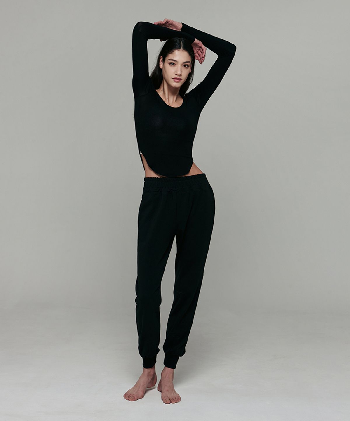데비웨어(DEVIWEAR) 뮤즈 라운딩 티셔츠 DEVI-T0090-블랙