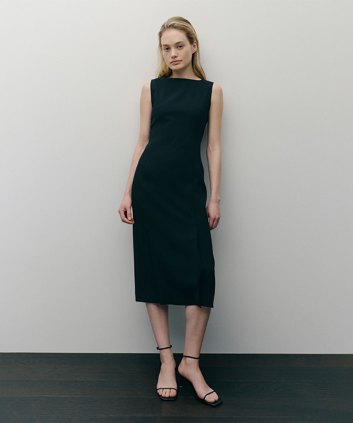 이아(EAAH) SLEEVELESS DRESS (BLACK)