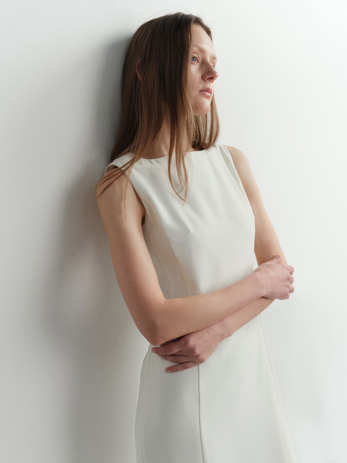 이아(EAAH) SLEEVELESS DRESS (WHITE)