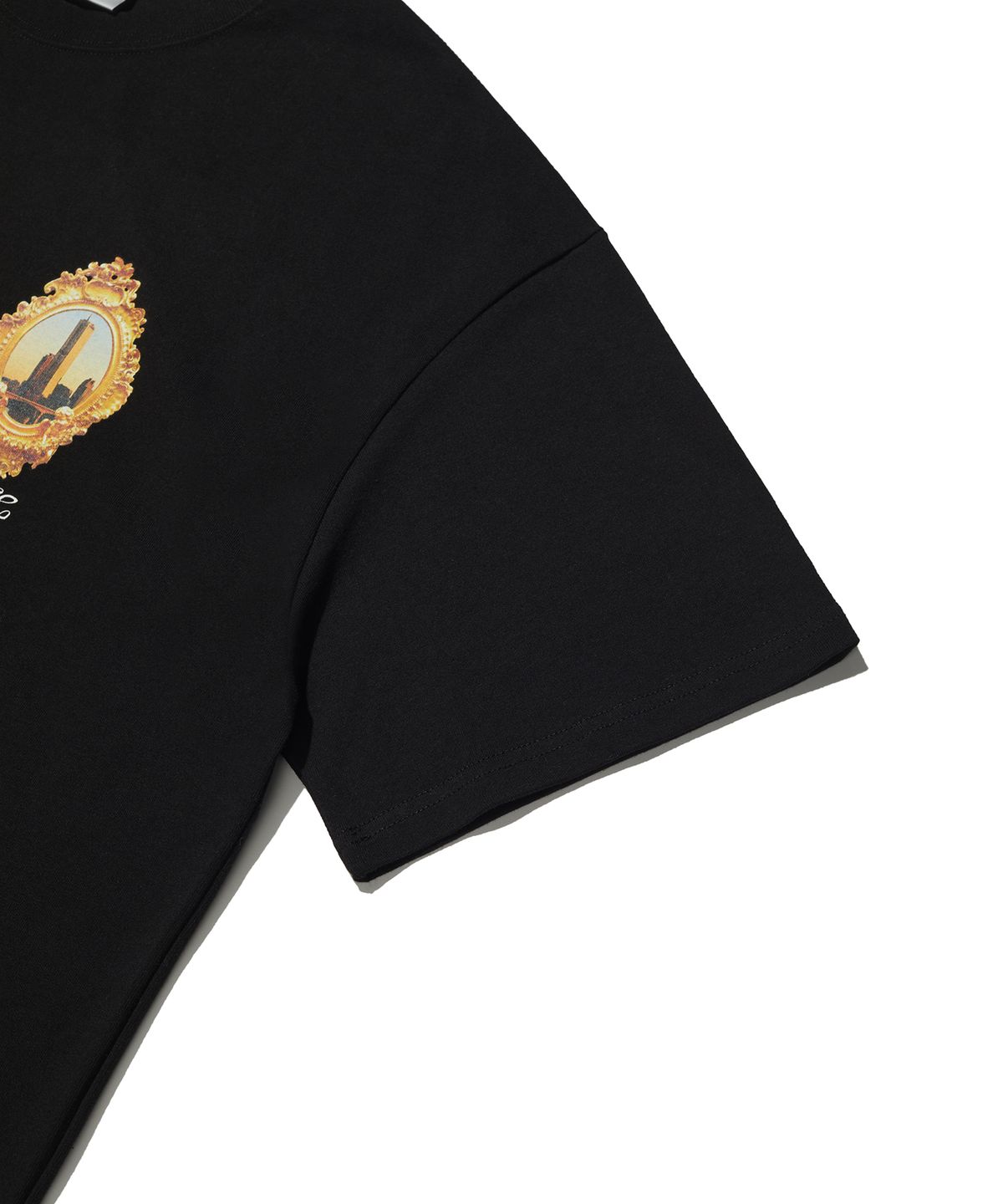 크리틱(CRITIC) Skyscraper Badge T-Shirts Black