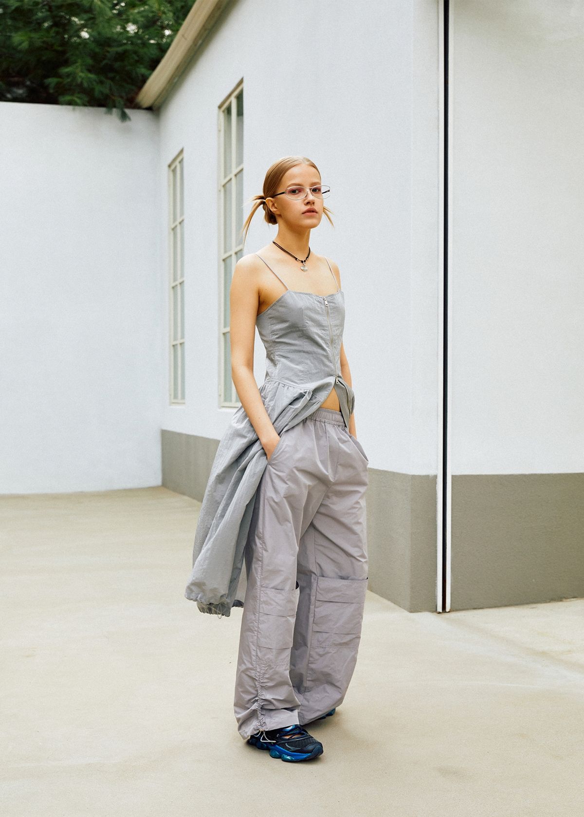 엘씨디씨티엠(LCDC™) ZIP-FRONT SLEEVELESS DRESS