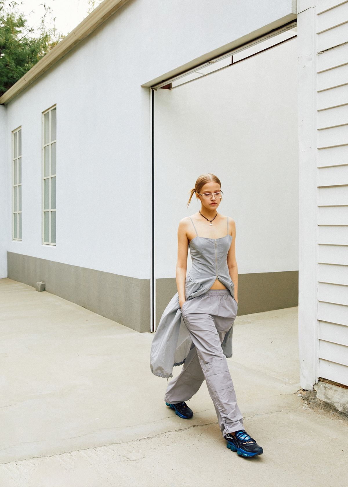 엘씨디씨티엠(LCDC™) ZIP-FRONT SLEEVELESS DRESS