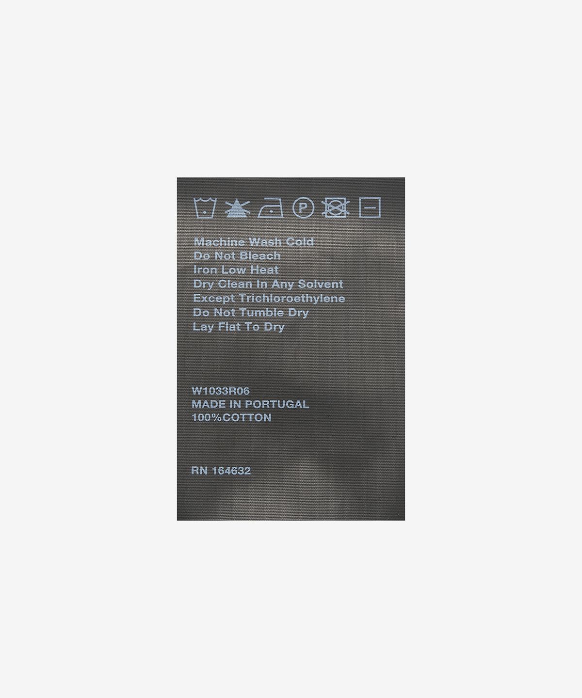 워드로브 엔와이씨(WARDROBE.NYC) 오버사이즈 숄더 반소매 티셔츠 - 블랙 / W1033R06BLK
