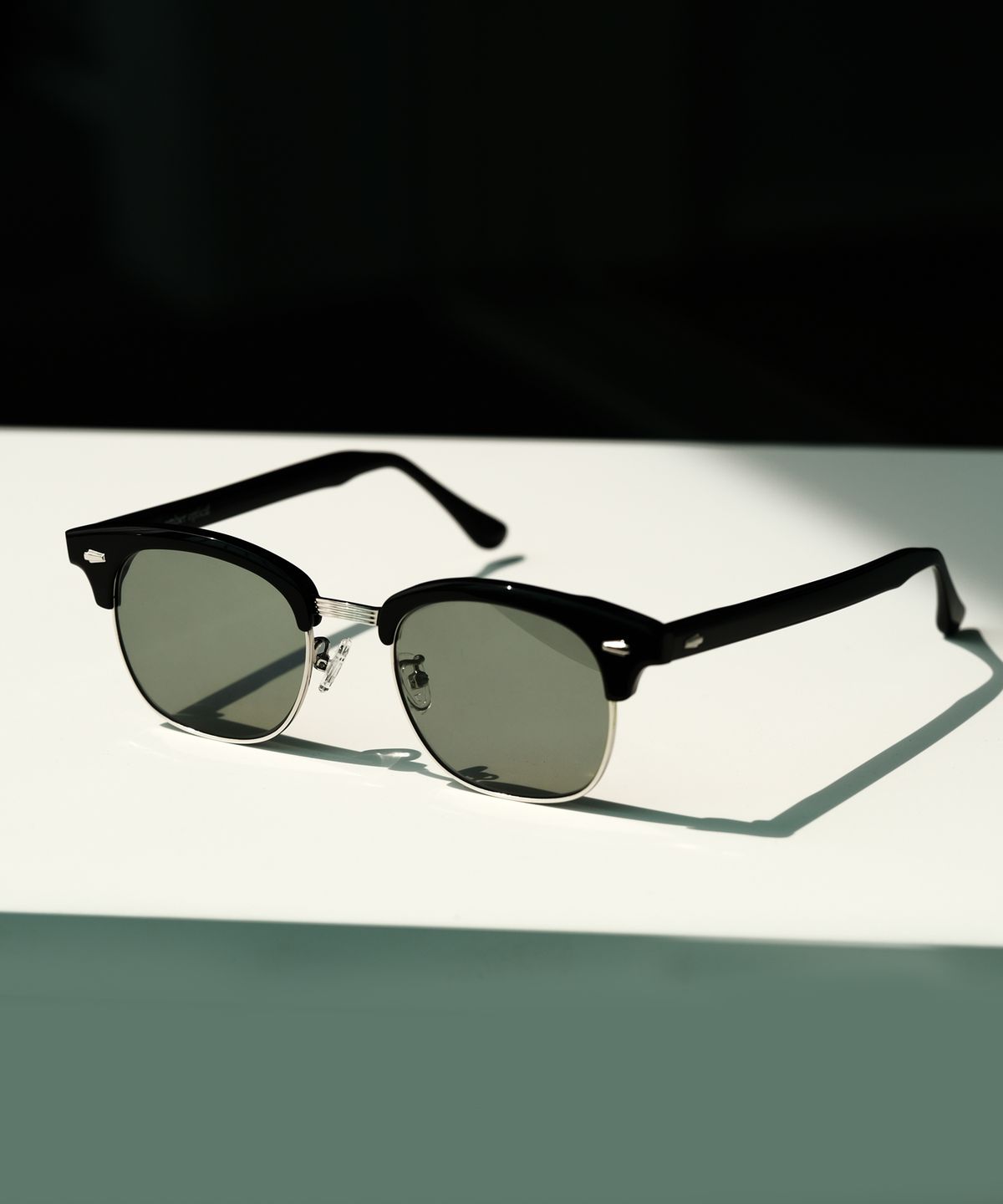 앰버옵티컬(AMBEROPTICAL) 행크 커스텀 틴트 하금테 선글라스