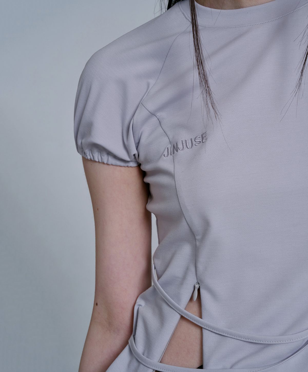 진주유즈(JINJUSE) STRAP ZIPPER LEGLAN TOP [ASH GRAY]