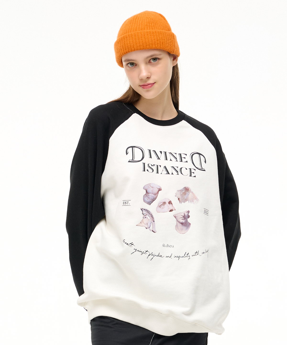 디바인디스턴스(DIVINE DISTANCE) 세인트 래글런 맨투맨 [블랙]